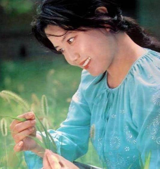 迷倒亿万国人的一代女神，后弃影从商，如今移居海外安享晚年