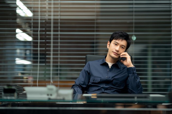黄晓明《玫瑰之战》开播 诠释律师职场生存战