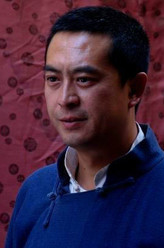 张嘉译剧照
