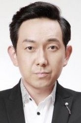 关亚军剧照