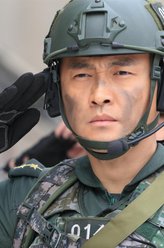 任柯诺剧照