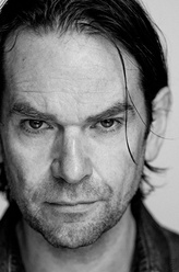 Duncan Lacroix剧照