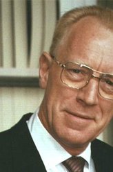 Dr. Alistair Conis