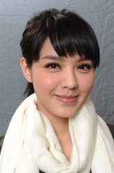 官恩娜剧照