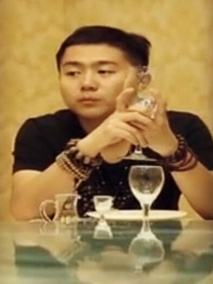 残酷青春的剩宴剧情介绍